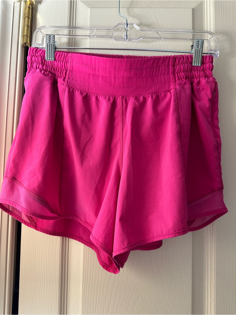 Lululemon Women's Hotty Hot High-Rise Lined Short 4 Inch - Size 8 - Pink
